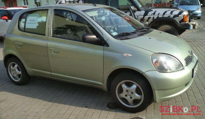 2001' Toyota Yaris photo #1