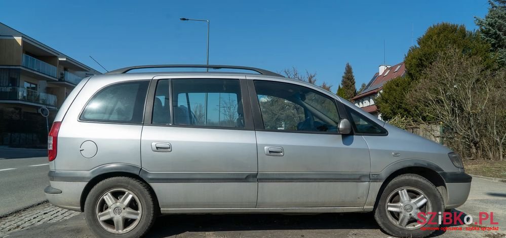 2003' Opel Zafira 1.8 16V Elegance photo #4