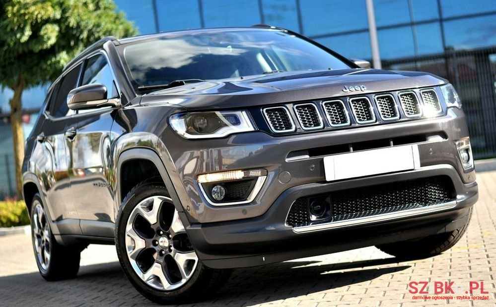2018' Jeep Compass photo #3