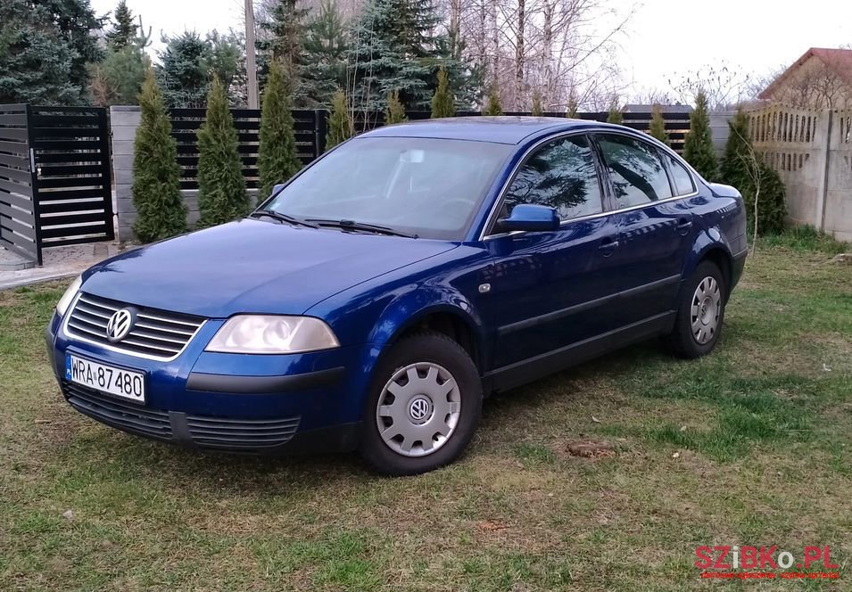 2001' Volkswagen Passat photo #1