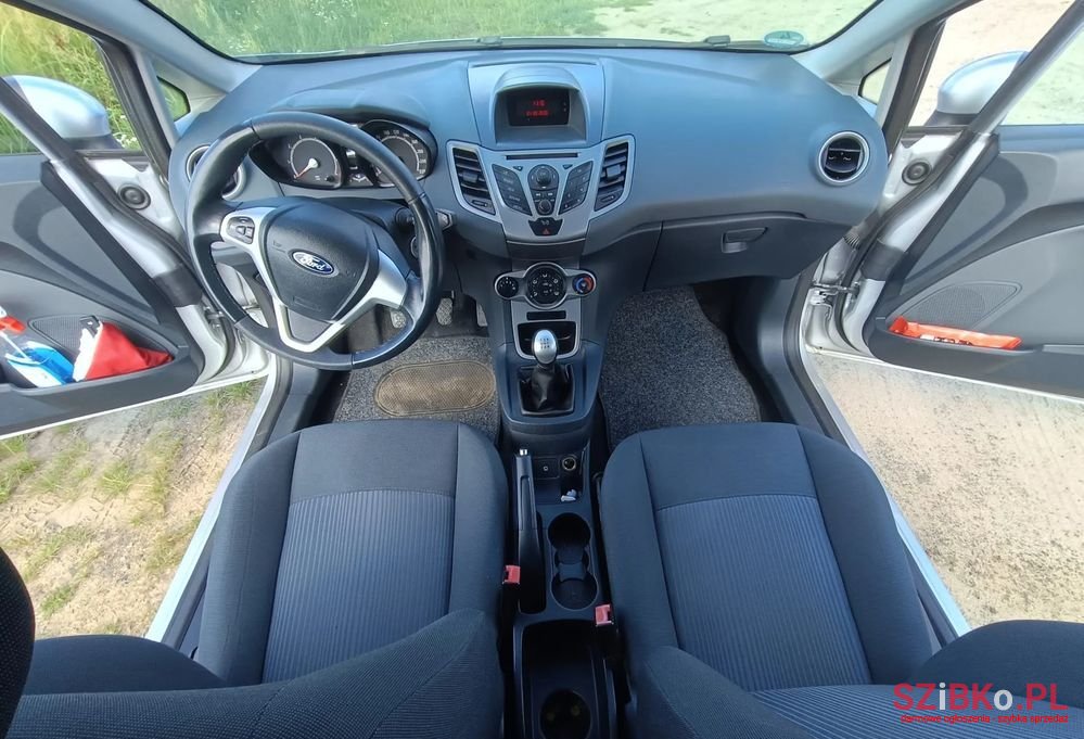 2011' Ford Fiesta 1.25 Ambiente Eu5 photo #5