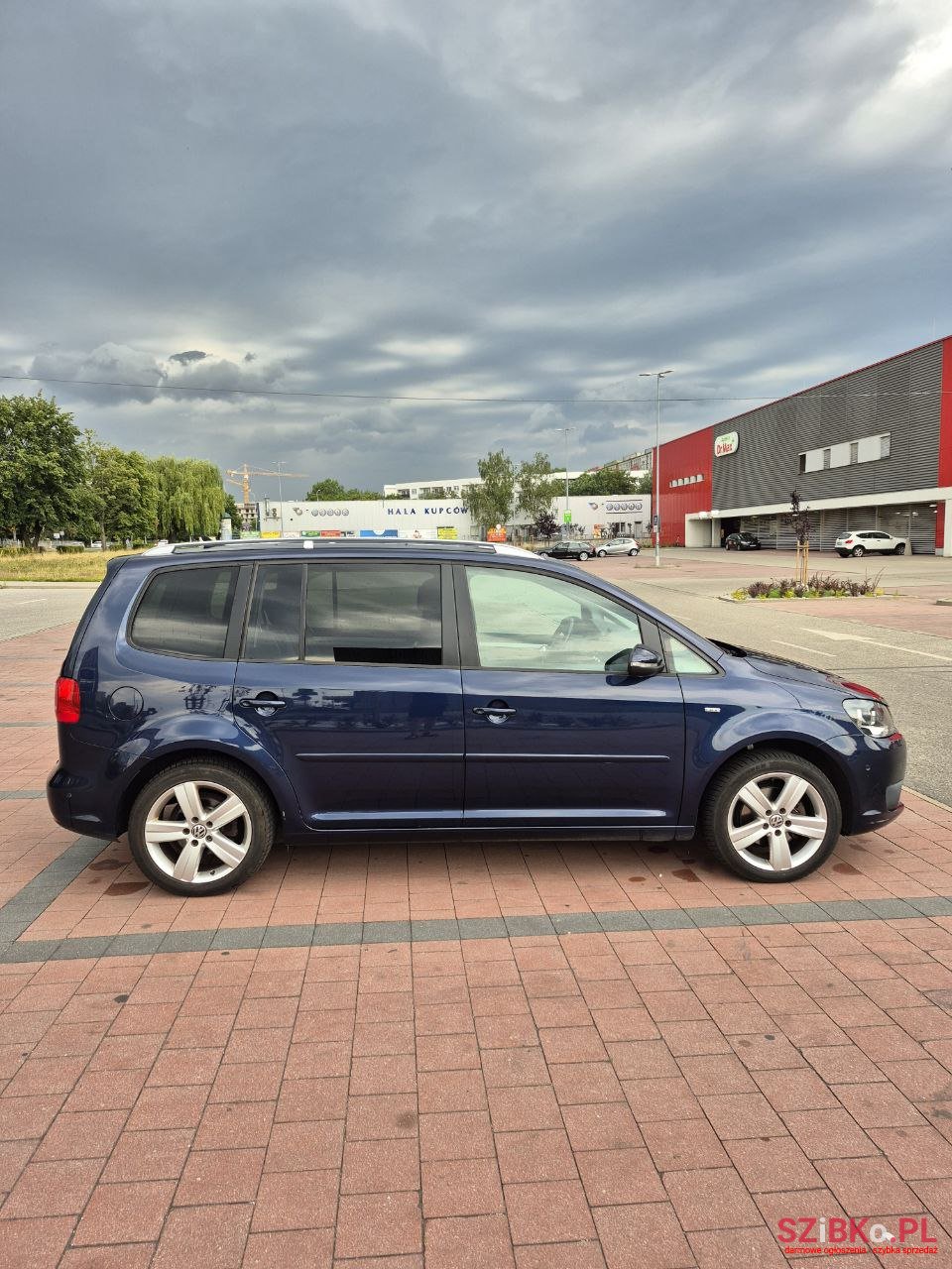 2014' Volkswagen Touran photo #3