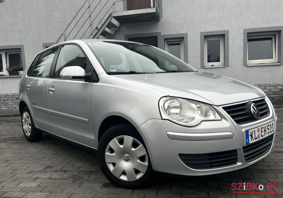 2008' Volkswagen Polo photo #3