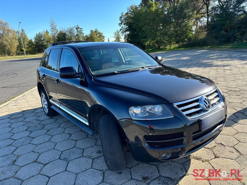 2006' Volkswagen Touareg photo #2