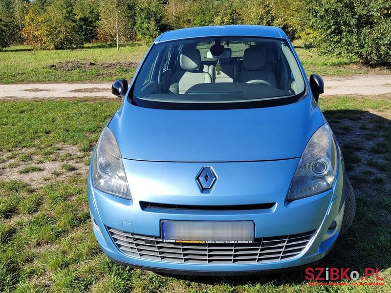 2011' Renault Grand Scenic photo #2