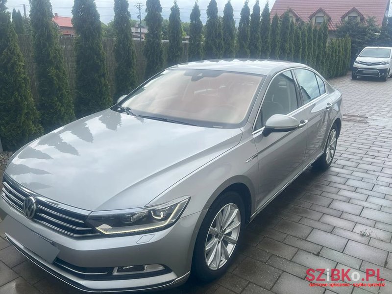 2015' Volkswagen Passat photo #3