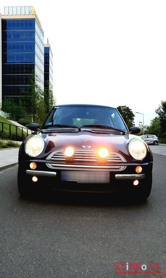 2004' MINI One Standard photo #5