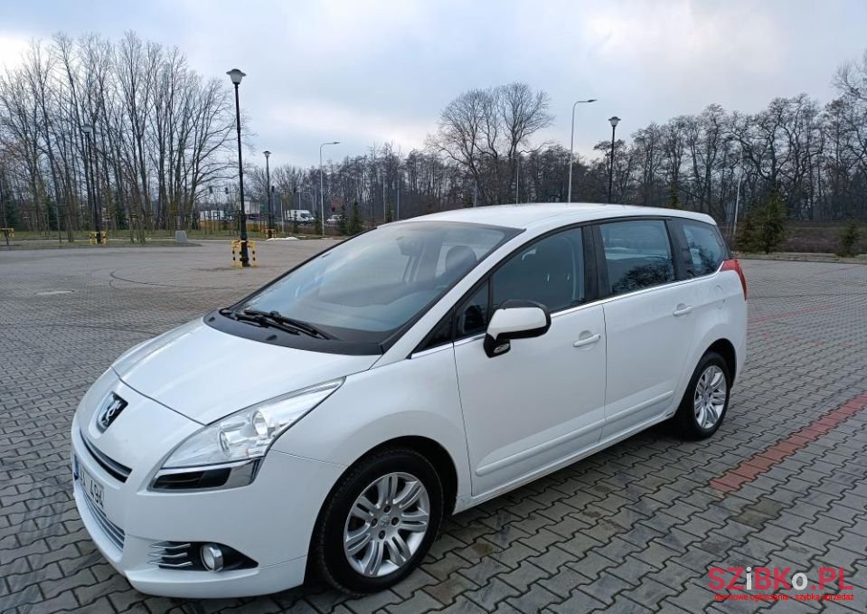 2010' Peugeot 5008 photo #4