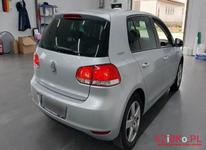 2011' Volkswagen Golf photo #6