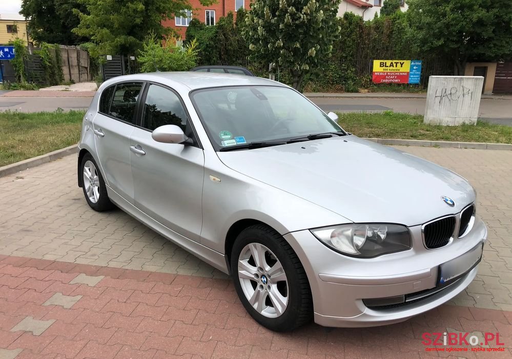 2007' BMW 1 Series 118D photo #2