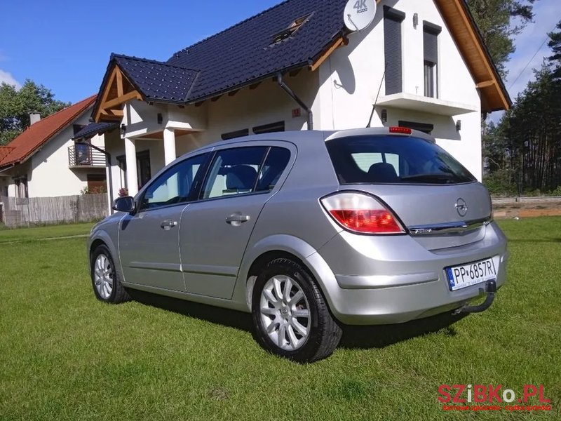 2004' Opel Astra photo #3