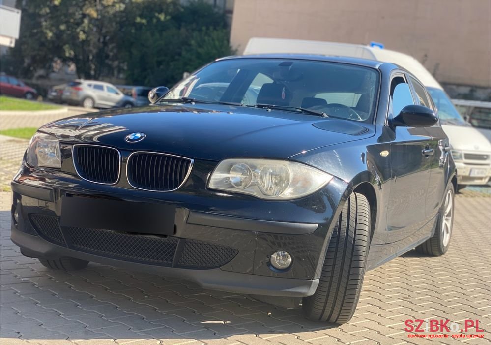 2005' BMW 1 Series 116I photo #3