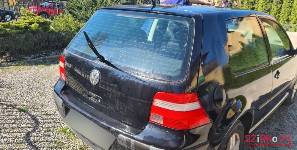 2003' Volkswagen Golf photo #5