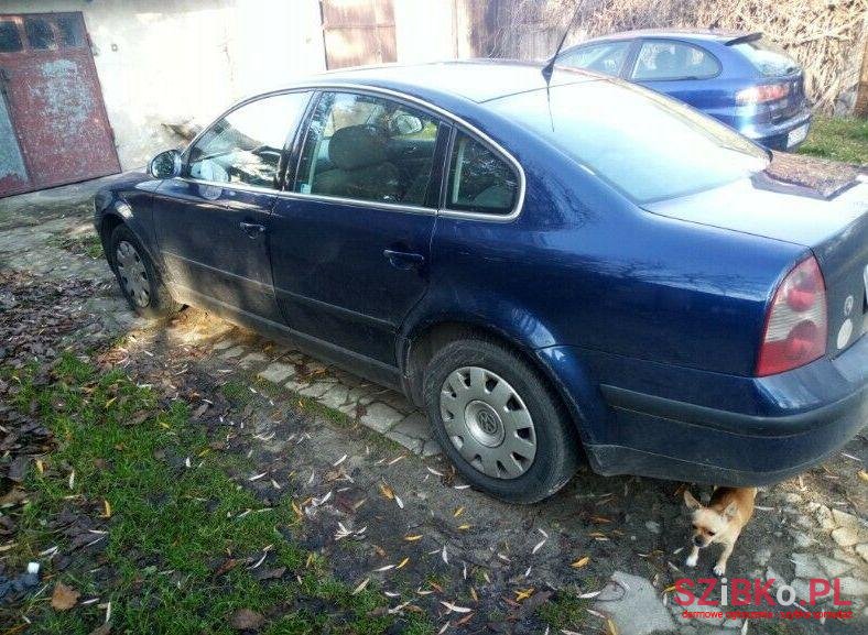 2005' Volkswagen Passat photo #2