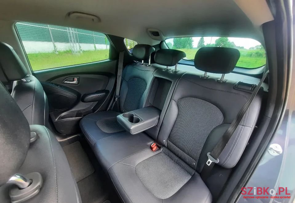 2011' Hyundai ix35 photo #6