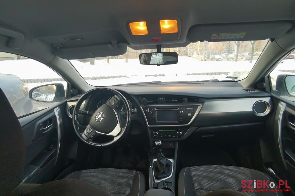 2015' Toyota Auris photo #6