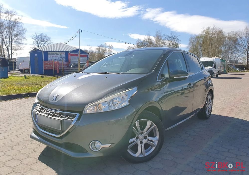2013' Peugeot 208 1.2 Vti Style photo #1