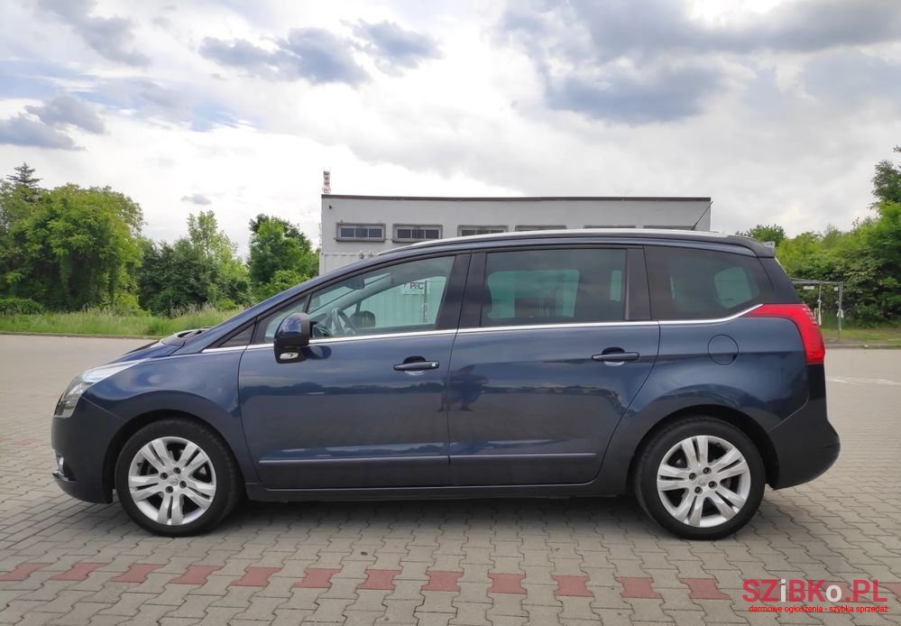 2011' Peugeot 5008 1.6 Thp Family photo #4