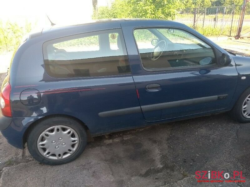 2003' Renault Clio photo #2