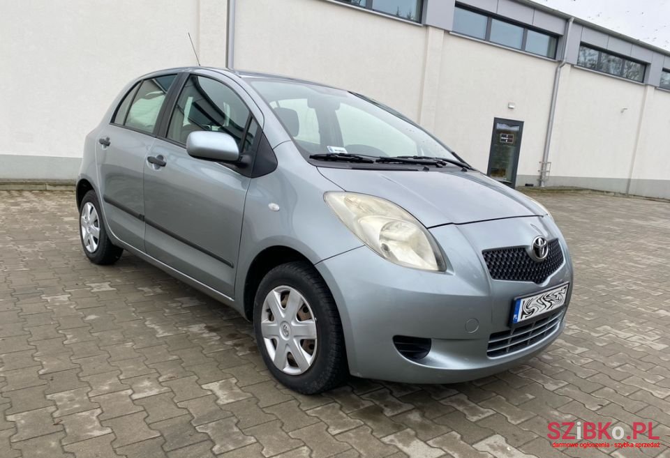 2006' Toyota Yaris photo #2