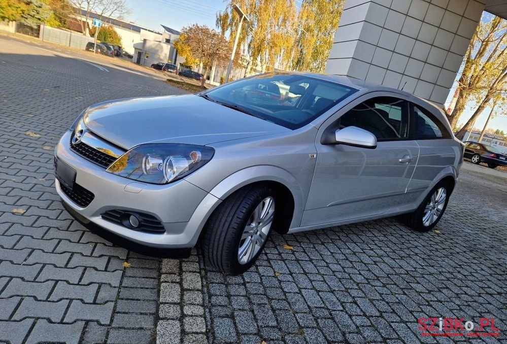 2008' Opel Astra Gtc 1.6 photo #3