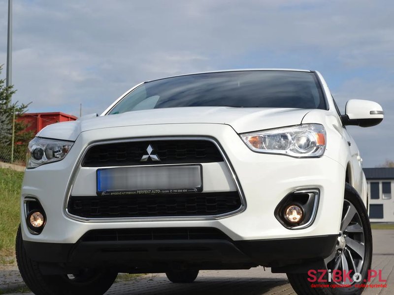 2015' Mitsubishi ASX photo #5