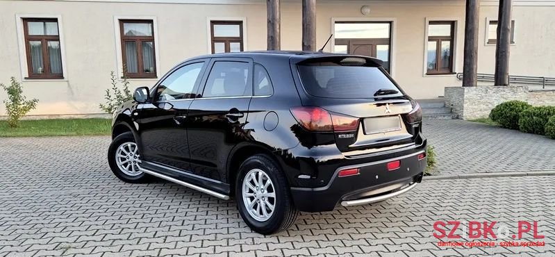 2011' Mitsubishi ASX photo #3