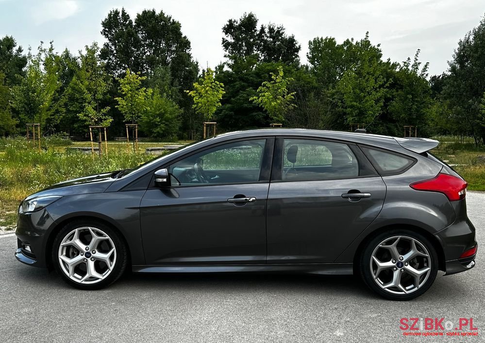 2016' Ford Focus 2.0 Ecoboost St photo #2