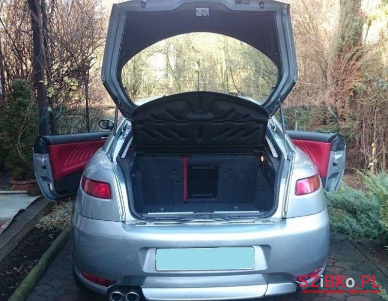 2004' Alfa Romeo GT photo #3
