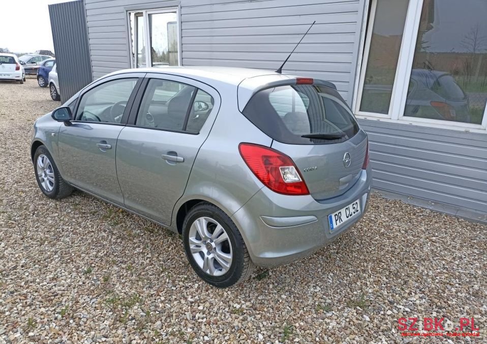 2011' Opel Corsa photo #4