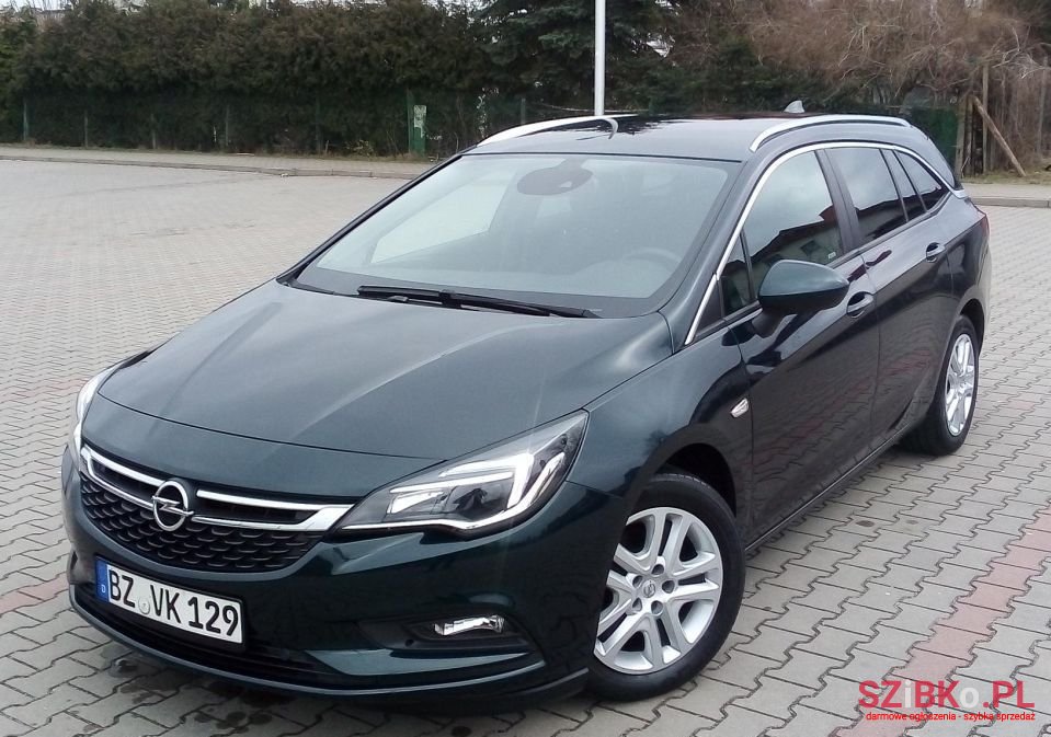 2017' Opel Astra photo #1