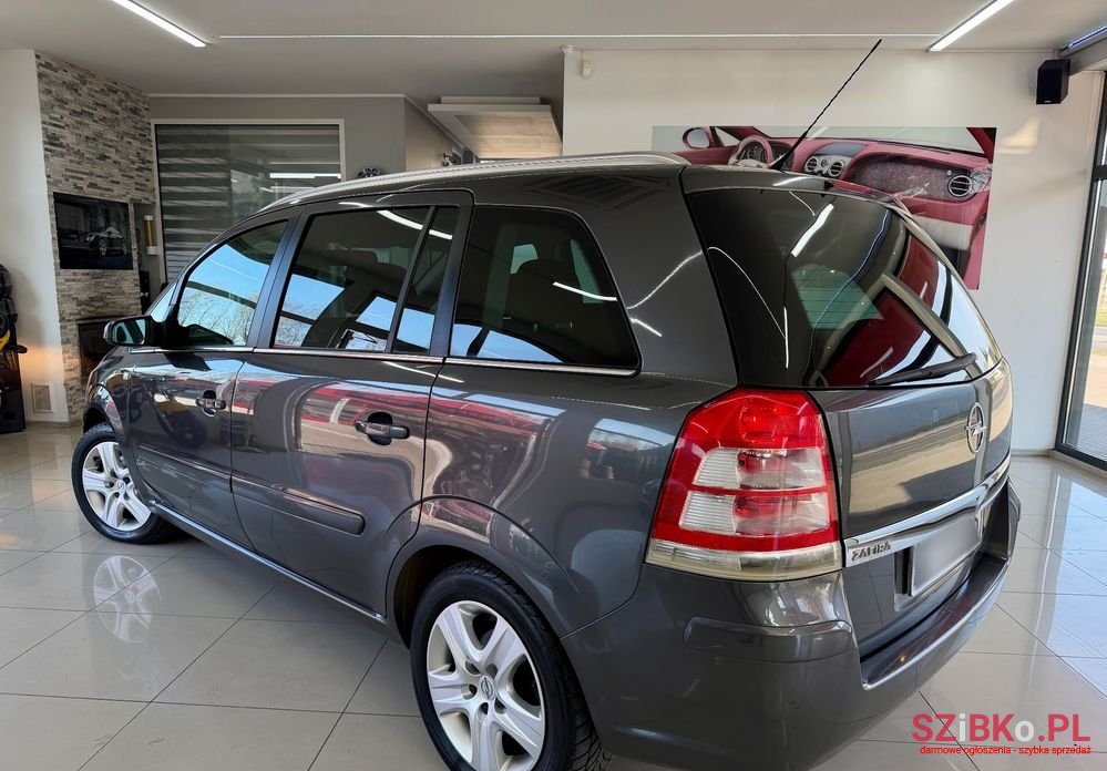 2009' Opel Zafira photo #3