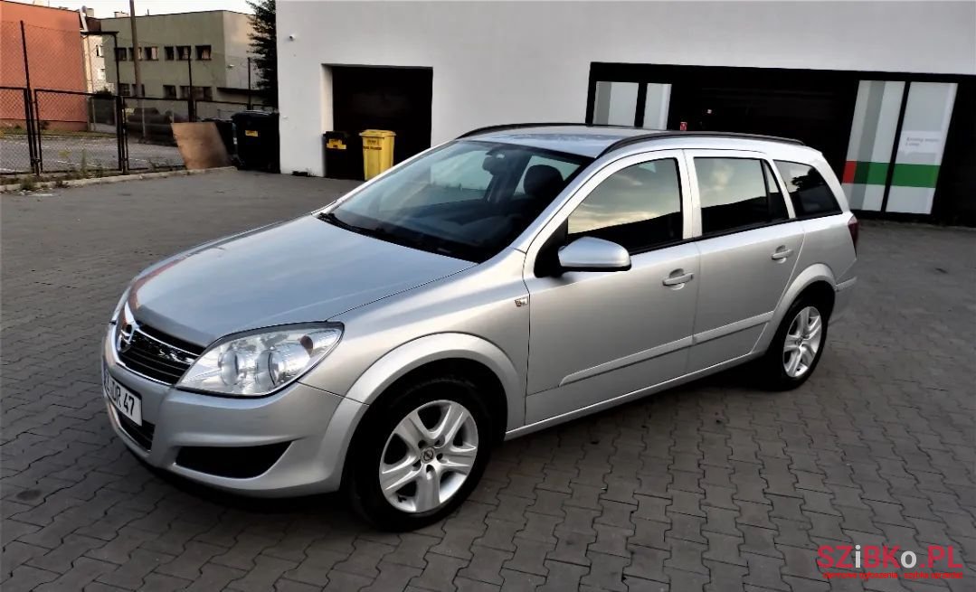 2009' Opel Astra Caravan photo #2