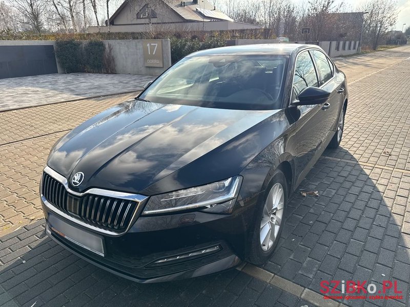 2020' Skoda Superb 2.0 Tdi Scr Ambition Dsg photo #3