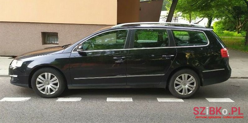 2009' Volkswagen Passat photo #1