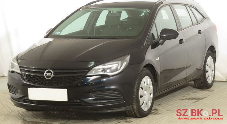 2018' Opel Astra photo #1
