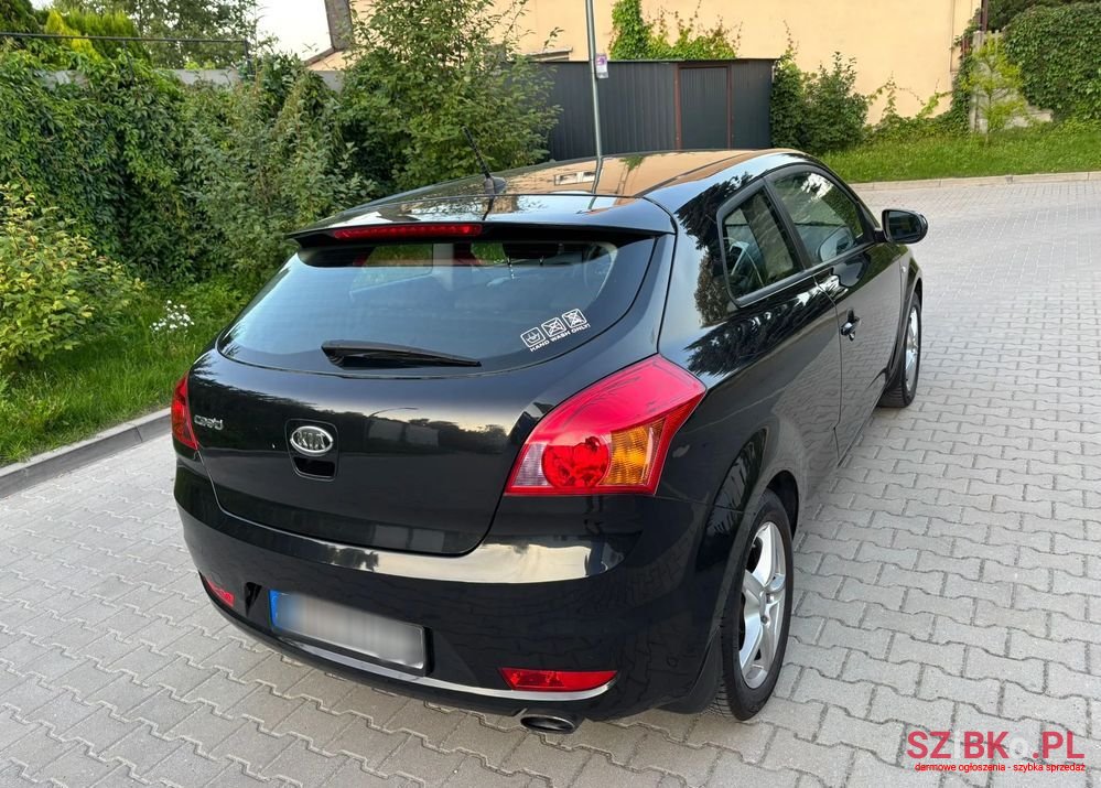 2009' Kia Proceed photo #4