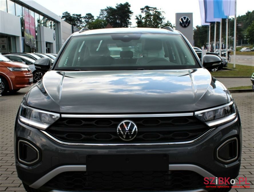 2022' Volkswagen T-Roc photo #2