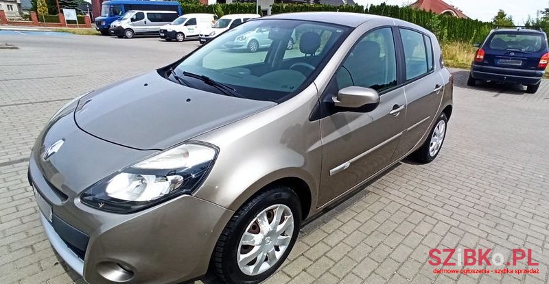 2012' Renault Clio 1.2 16V Alize photo #1