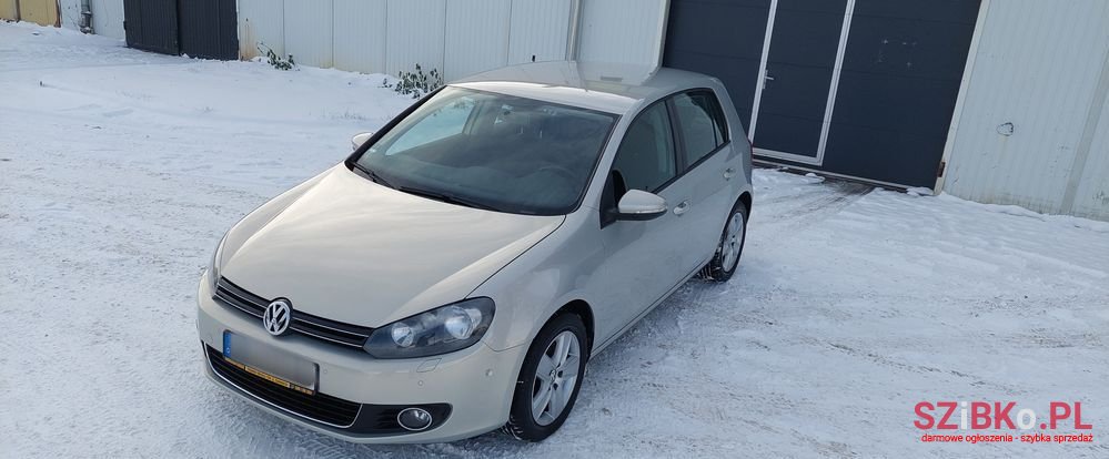 2009' Volkswagen Golf photo #3