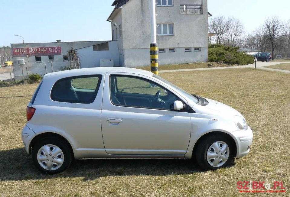 2005' Toyota Yaris photo #2