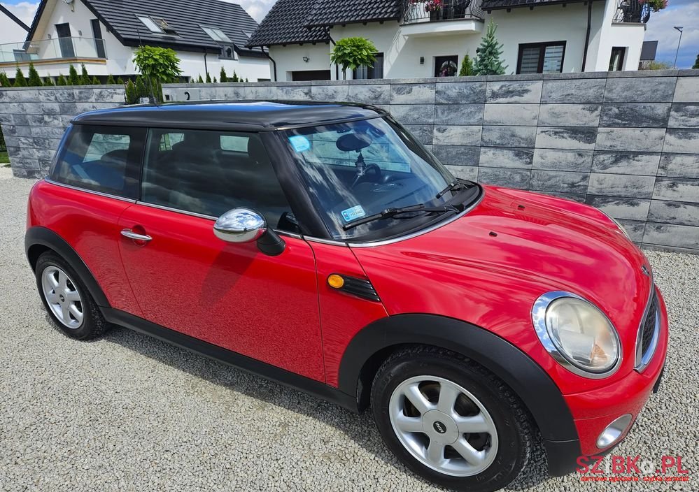 2008' MINI Cooper Standard photo #4