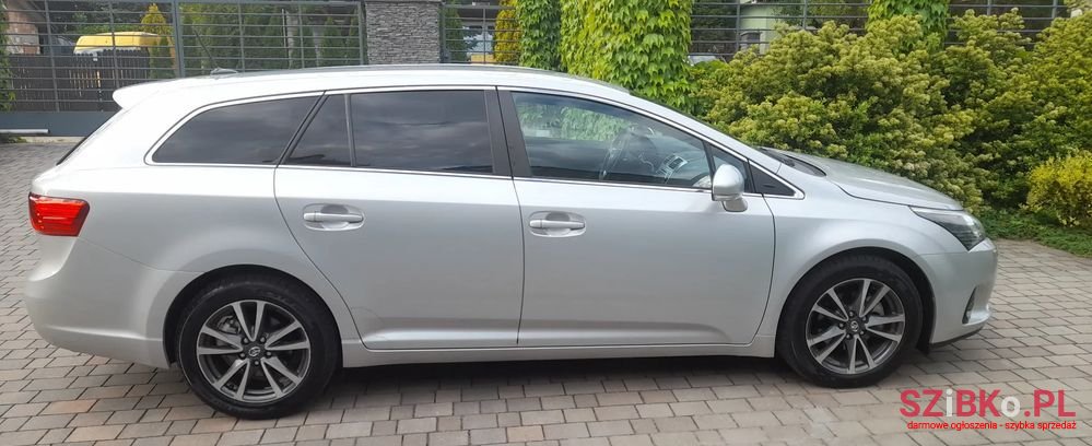 2013' Toyota Avensis photo #4