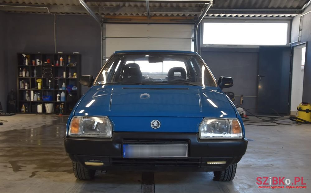 1992' Skoda Favorit 1.3 L photo #2