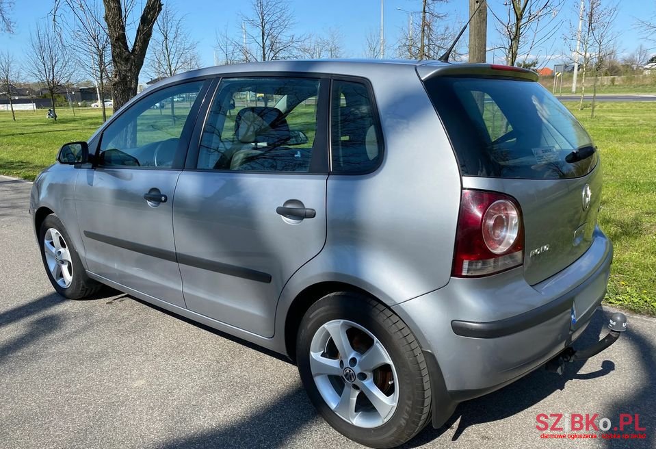 2009' Volkswagen Polo photo #6