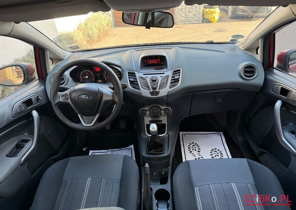 2010' Ford Fiesta 1.25 Titanium photo #5