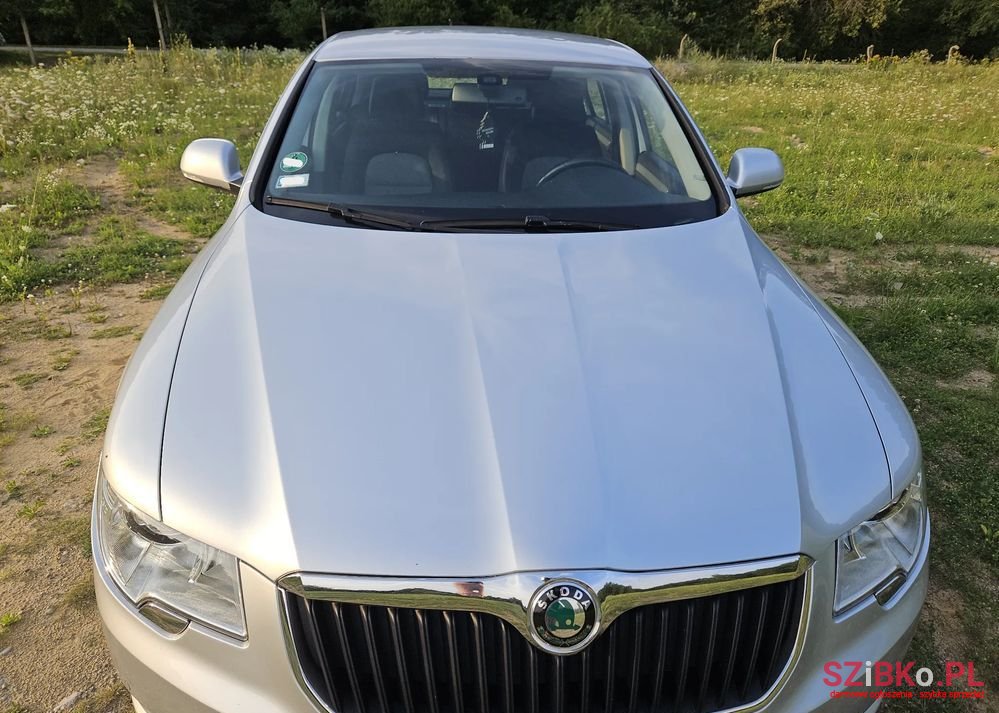 2013' Skoda Superb 2.0 Tdi Ambition photo #4