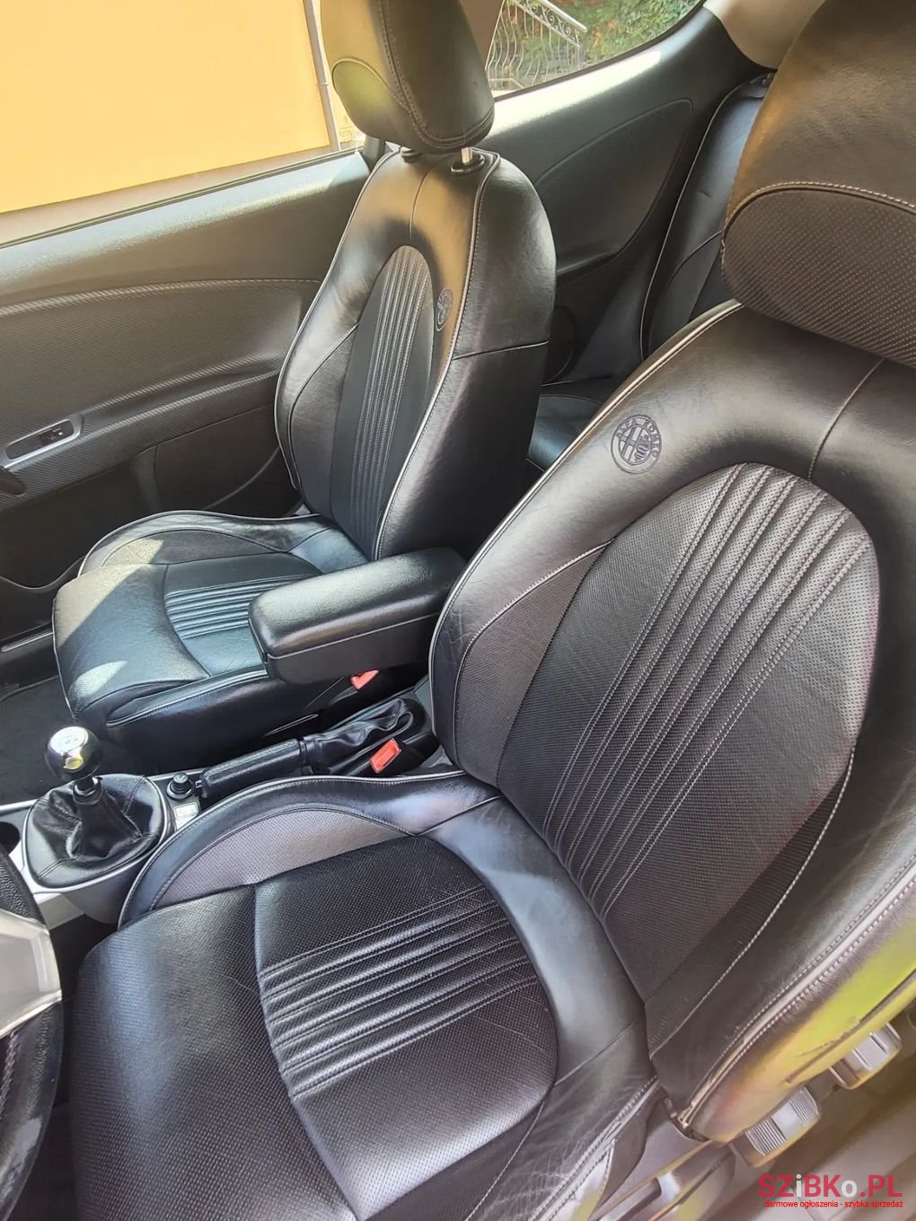 2011' Alfa Romeo MiTo photo #6