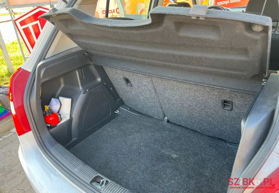 2011' Skoda Fabia photo #5