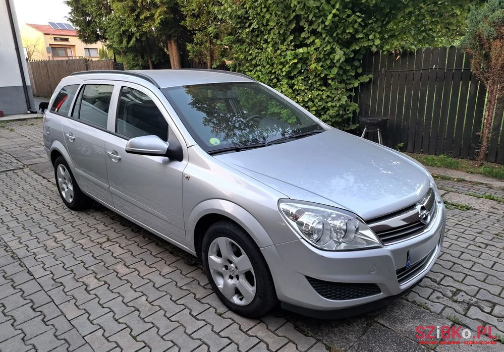 2008' Opel Astra photo #3